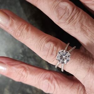 Elegant Silver CZ Women's Ring